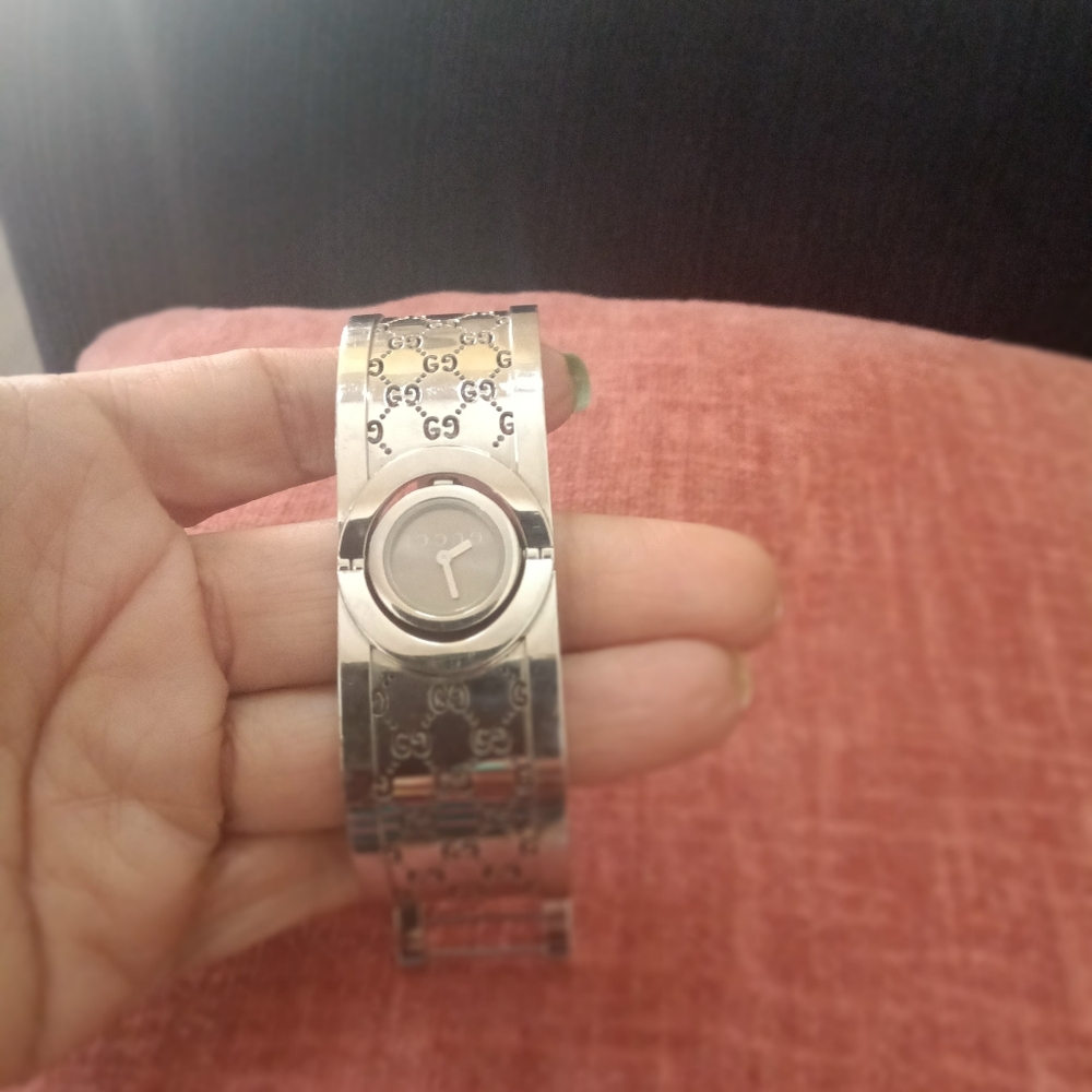 Gucci Twirl Watch YA112501